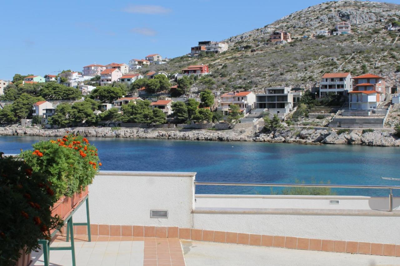 Apartments By The Sea Bilo, Primosten - 8364 Luaran gambar